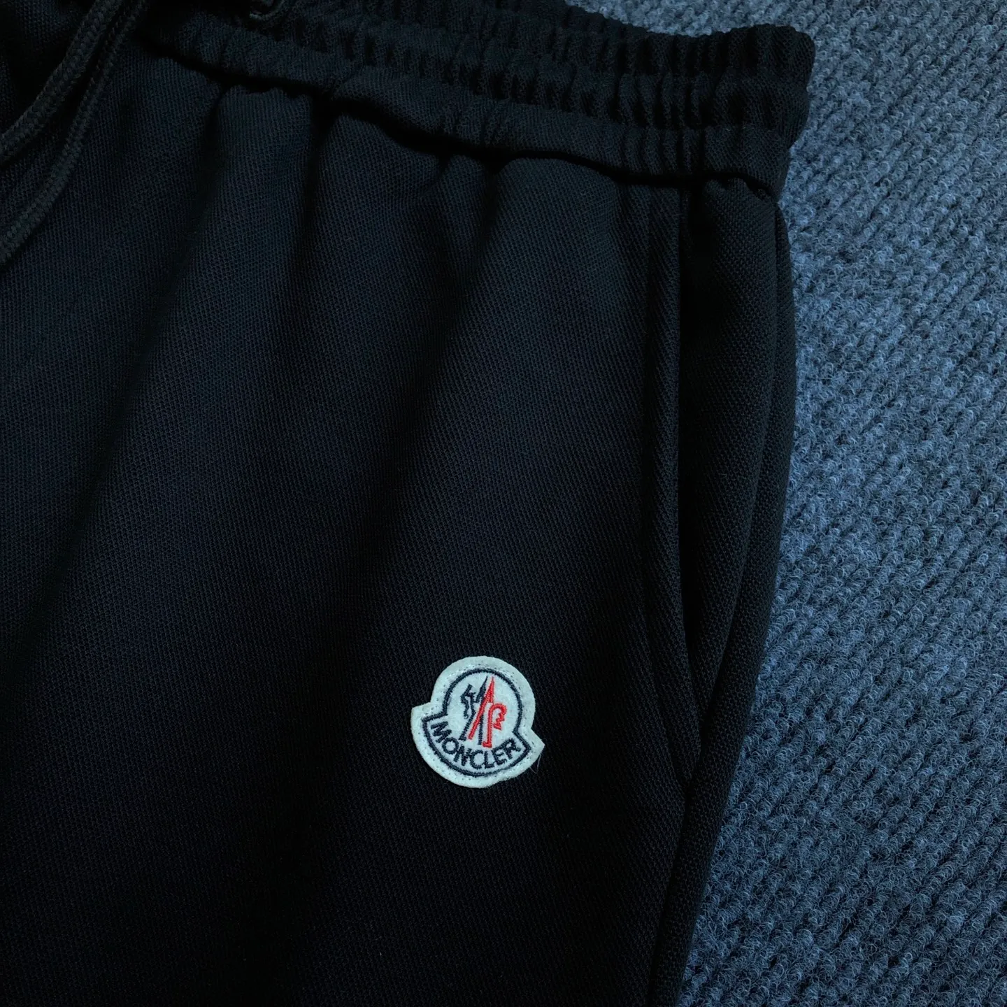 Moncler/ 2026ss New Arrival LOGO ⚠ ⚠ ⚠ Quality Same Style （ Same Style- ）400 Quality Classic ， Versatile Quality ：Black Size ：S ～2XL S： 74 114 51 M： 78 118 52 L： 82 122 53 XL： 86 126 54 XXL： 90 130 55